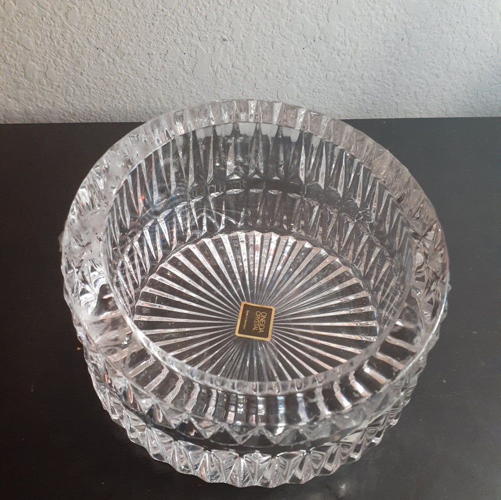 STUNNING Onieda Crystal Germany 5.5" Decanter Holder or Bowl.
